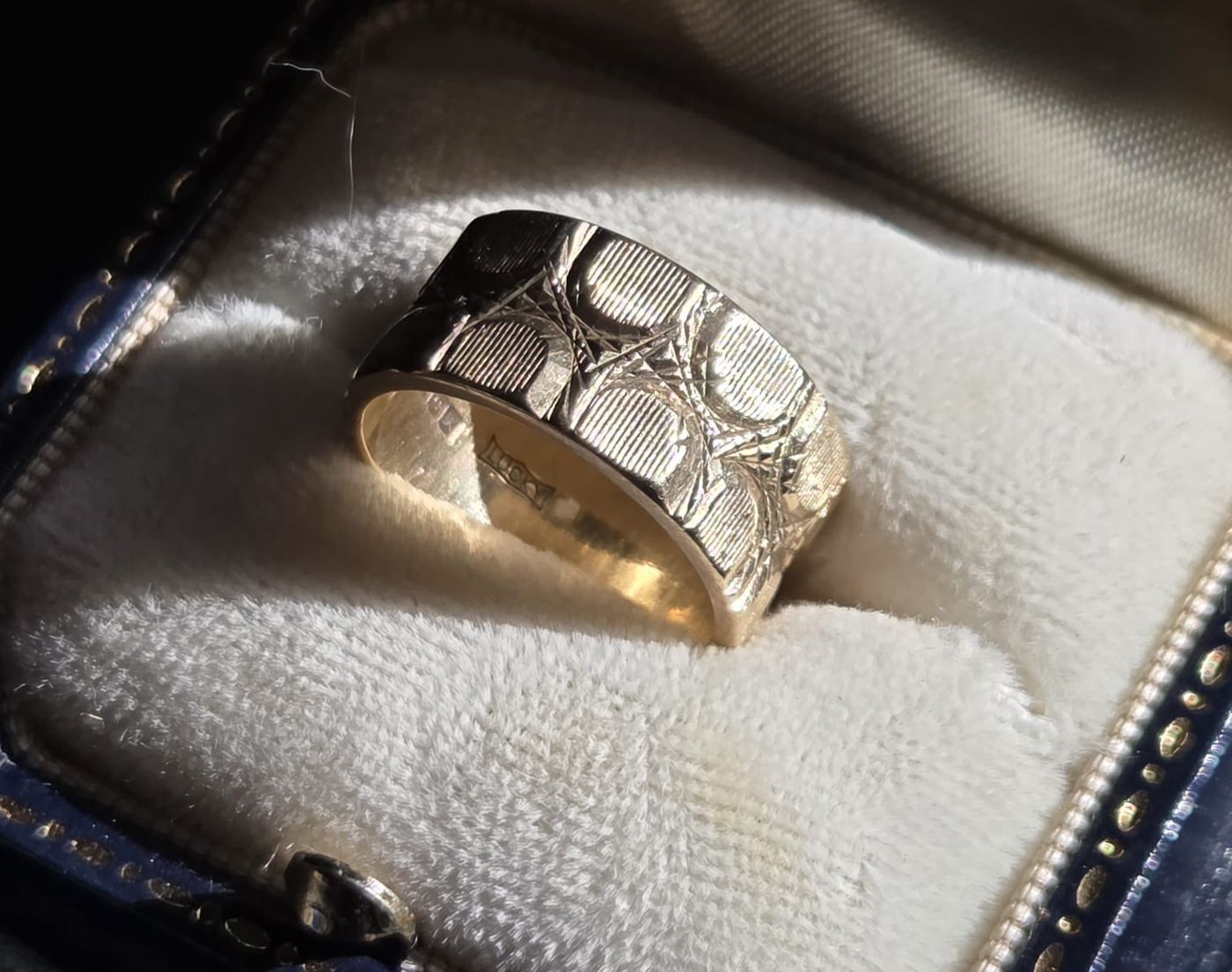9ct Gold 'Lucky' Pinky Ring